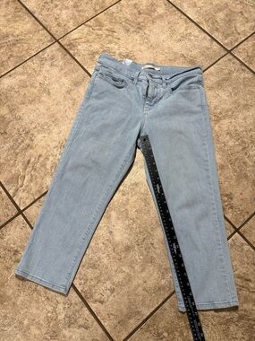 Levi's 311 Shaping Skinny Capri jeans.